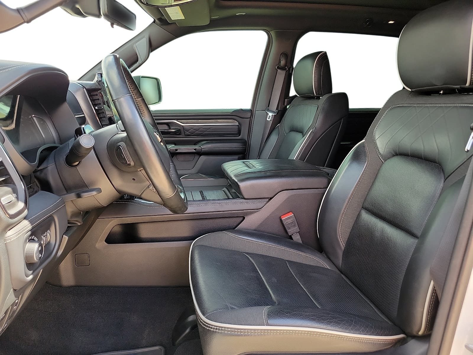Used 2025 RAM 1500 Limited AWD/4WD image 12