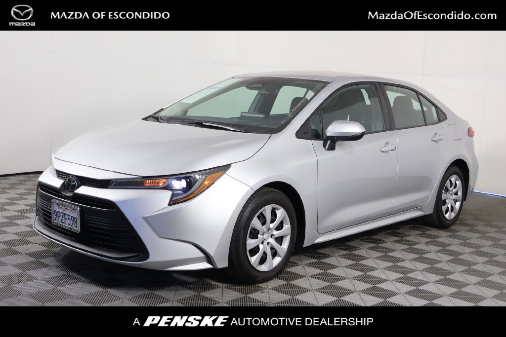 Used 2025 Toyota Corolla LE FWD image 1