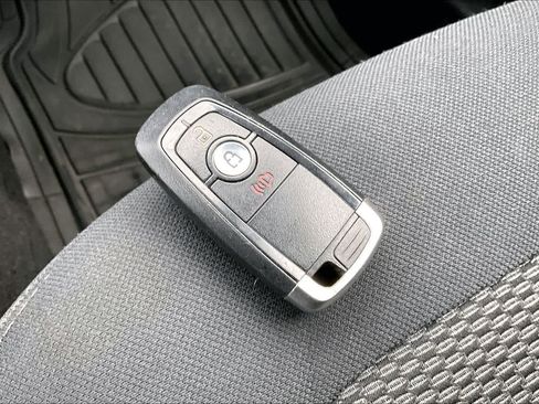 Used 2019 Ford Explorer XLT FWD image 19