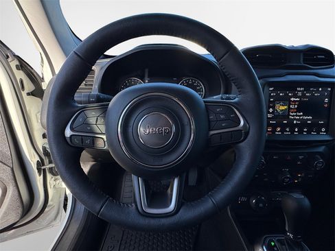 Used 2022 Jeep Renegade Latitude w/ Convenience Group image 14