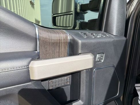 Used 2020 Ford F250 Lariat w/ Chrome Package AWD/4WD image 13