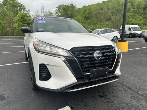 Used 2023 Nissan Kicks SR w/ SR Premium Package FWD image 11