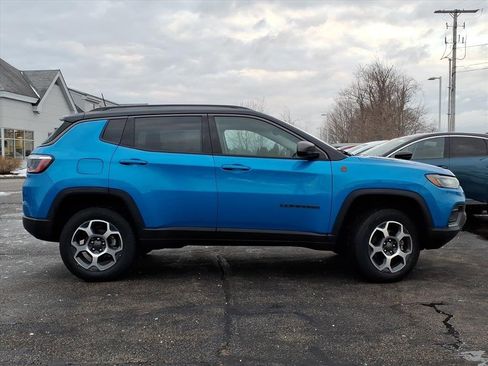 Used 2022 Jeep Compass Trailhawk image 2