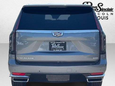 Used 2021 Cadillac Escalade Premium Luxury w/ Driver Assist Tech Package AWD/4WD image 4