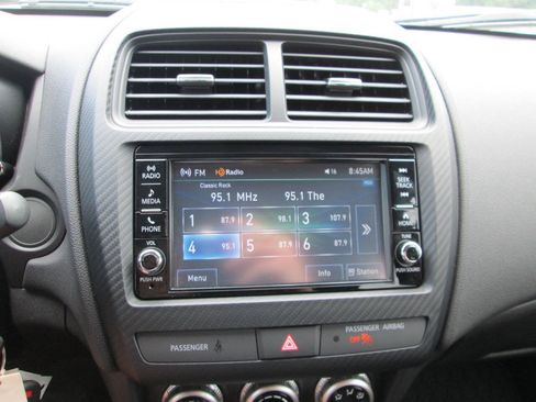 Used 2025 Mitsubishi Outlander Sport ES AWD/4WD image 9