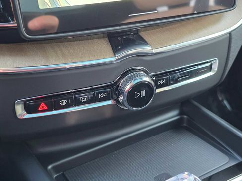 New 2026 Volvo XC60 T8 Plus w/ Protection Package Premier image 31