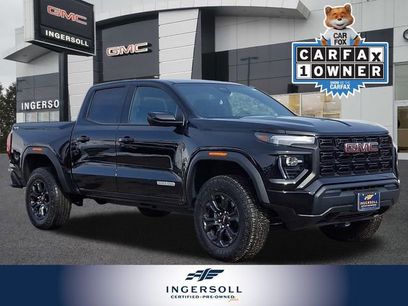 Used 2025 GMC Canyon Elevation