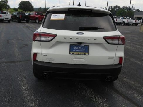 Certified 2022 Ford Escape SE w/ SE Sport Appearance Package image 15