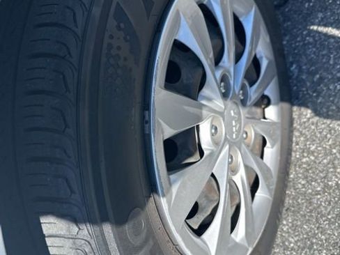 Used 2019 Kia Forte Sedan image 7