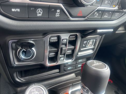 New 2026 Jeep Gladiator Sport AWD/4WD image 27
