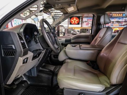 Used 2022 Ford F250 XL w/ Power Equipment Group image 6