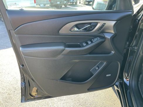 Used 2023 Chevrolet Traverse Premier w/ Redline Edition image 17