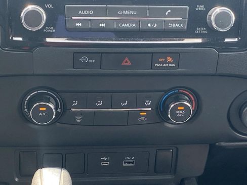 Used 2023 Nissan Frontier SV AWD/4WD image 12