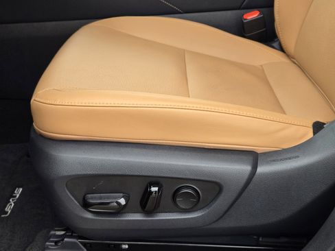 Used 2025 Lexus RX 350 Technology Package image 31