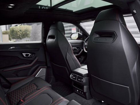 Used 2021 Lamborghini Urus image 41