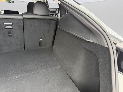 Used 2023 Tesla Model Y Long Range AWD/4WD image 29