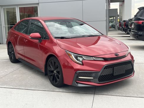 Used 2020 Toyota Corolla SE FWD image 2
