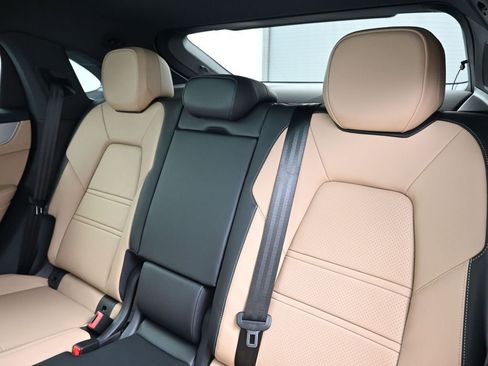 Certified 2026 Porsche Cayenne Coupe image 6