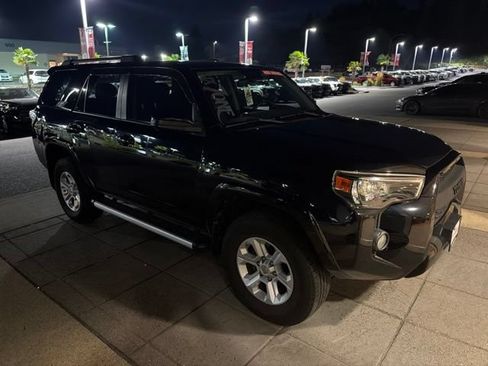 Used 2018 Toyota 4Runner SR5 AWD/4WD image 3