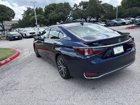 Used 2025 Lexus ES 300h w/ Premium Package FWD image 3