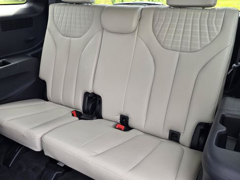 Used 2023 Hyundai Palisade Limited FWD image 21