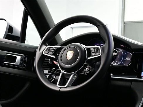 Used 2019 Porsche Panamera 4 image 20
