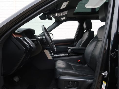 Used 2018 Land Rover Discovery HSE image 37