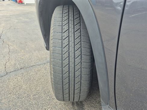 Used 2022 Toyota Highlander XLE image 25