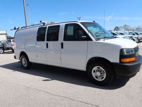 Used 2021 Chevrolet Express 2500 Extended w/ Enhanced Convenience Package image 3