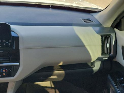 Certified 2023 Nissan Pathfinder SL image 16