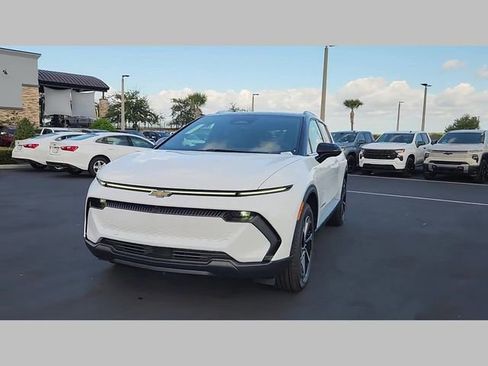 New 2026 Chevrolet Equinox EV LT image 31