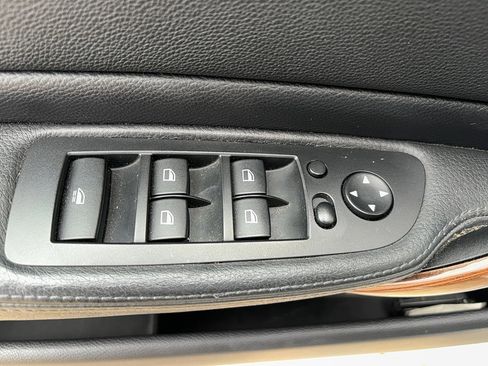 Used 2011 BMW 128i Convertible image 9