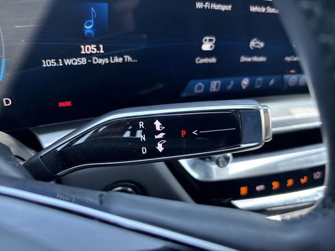 Used 2023 Cadillac Lyriq 2WD image 22