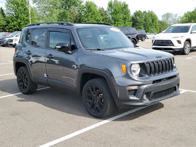Used 2022 Jeep Renegade Altitude w/ Sun/Sound Group AWD/4WD image 2