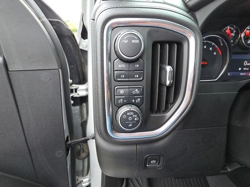 Used 2020 Chevrolet Silverado 2500 LTZ w/ LTZ Plus Package AWD/4WD image 21