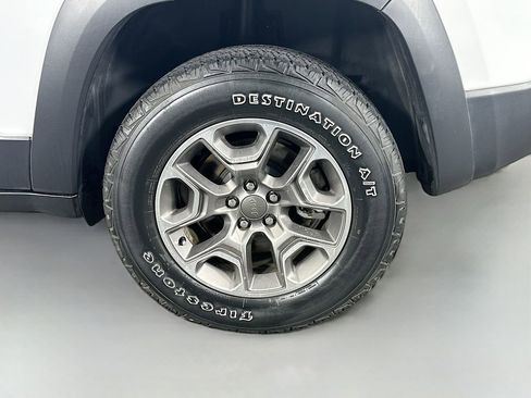 Used 2020 Jeep Cherokee Trailhawk w/ Cold Weather Group image 32