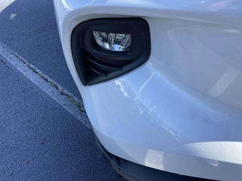 Used 2022 Toyota Highlander LE image 19