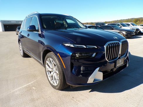 Certified 2025 BMW X7 xDrive40i image 1