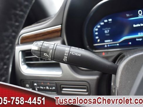 Used 2022 Chevrolet Suburban Premier image 35