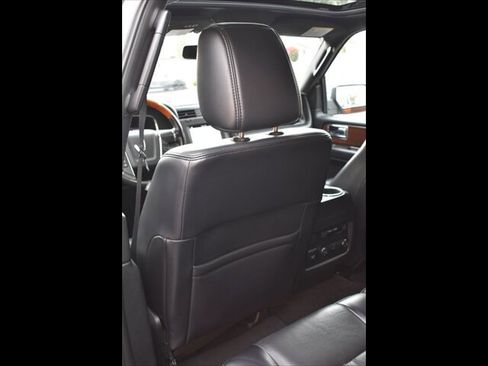 Used 2017 Lincoln Navigator Select image 20