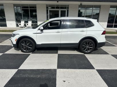 Used 2022 Volkswagen Tiguan SE