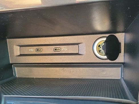 Used 2021 Volkswagen Tiguan S image 28