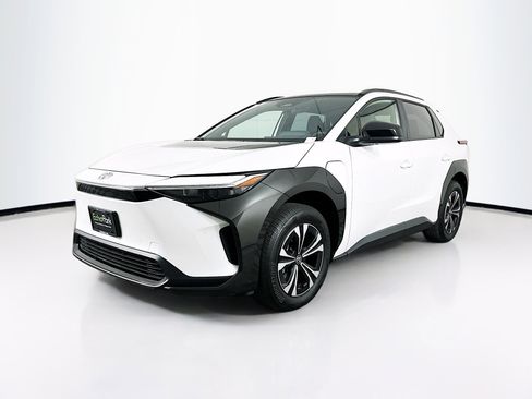 Used 2024 Toyota bZ4X XLE w/ Weather Package image 3