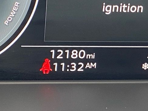 Used 2024 Audi Q5 e Premium Plus w/ Premium Plus Package image 16