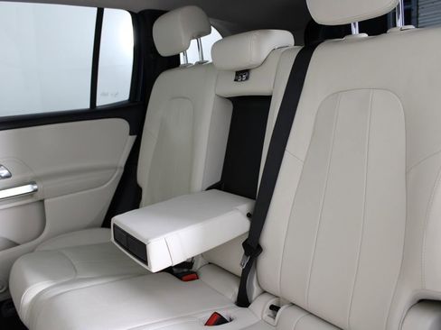 Used 2022 Mercedes-Benz GLB 250 image 19