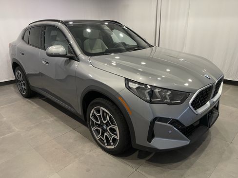 New 2026 BMW X2 xDrive28i w/ Technology Package AWD/4WD image 3