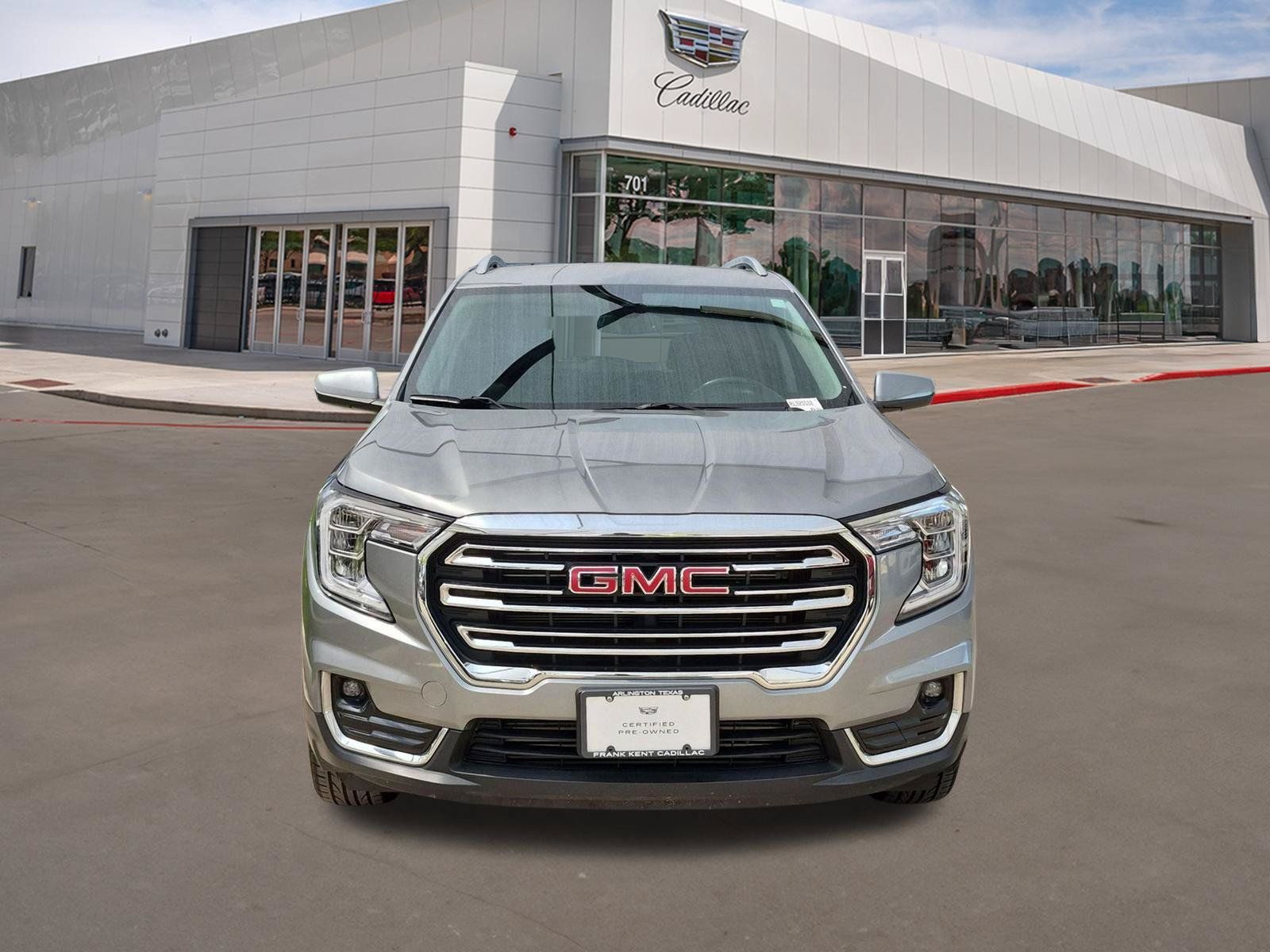 Used 2024 GMC Terrain SLT AWD/4WD image 2
