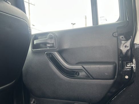 Used 2013 Jeep Wrangler Unlimited Sahara w/ Dual Top Group image 28