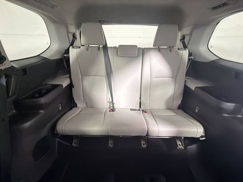 Used 2024 Toyota Grand Highlander XLE image 24