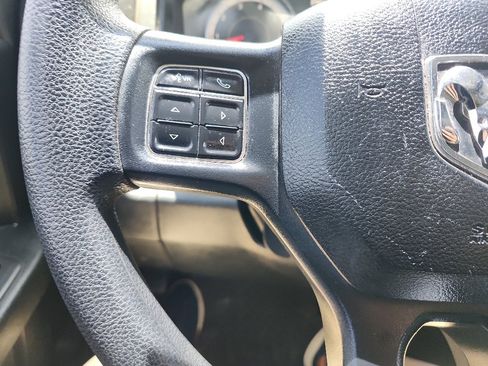 Used 2018 RAM 1500 Express AWD/4WD image 23
